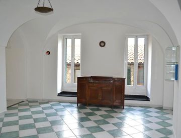 Foto 1 di 9 - Quadrilocale in Vendita in Via Sottopiazza a Ceriana