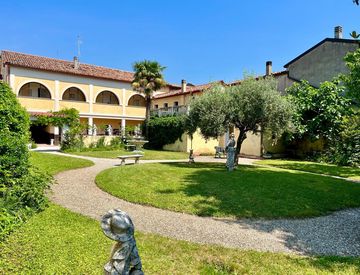 Facciata - Casa indipendente in Vendita in Via Rismondo a Vittorio Veneto