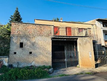 Vista - Casa indipendente in Vendita in zona La Forma a Serrone