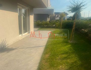 Giardino - Casa bifamiliare, trifamiliare in Vendita in zona Giarre a Abano Terme