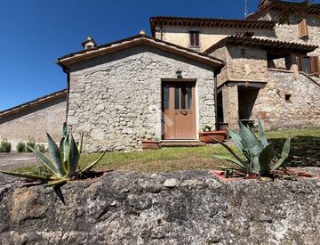 Facciata - Trilocale in Affitto in Via Casa Ostino 1 a Montecastrilli