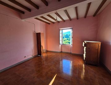 Stanza - Villetta a schiera in Vendita in zona Roccaprebalza a Berceto