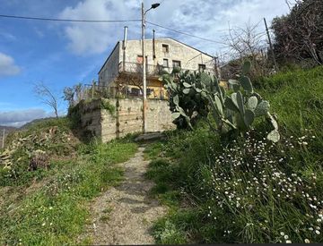 Giardino - Quadrilocale in Vendita a Gimigliano