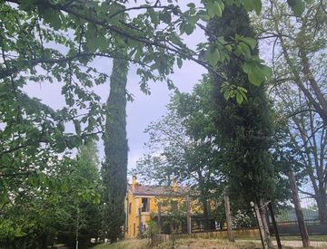 Giardino - Rustico, casale in Vendita in Monteguiduccio a Montefelcino