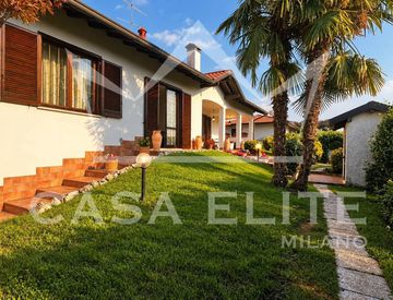 Facciata - Villa in Vendita in Via Aldo Moro 6 a Dairago
