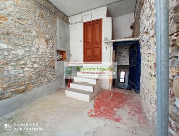 Foto 1 di 27 - Quadrilocale in Vendita in Vicolo Cassano 4 a Perinaldo