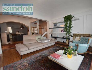 Soggiorno - Quadrilocale in Vendita in Corso Libertà a Vercelli