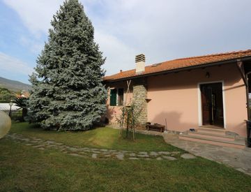 Foto 1 di 29 - Villa in Vendita in Via Periane 248 a Taggia