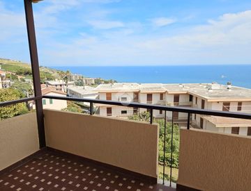 Terrazza - Quadrilocale in Vendita in Via San Stevi Inferiore 16 a Santo Stefano al Mare