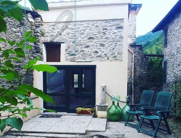 Foto 1 di 17 - Rustico, casale in Vendita in Via per lovengo 15 a Vessalico