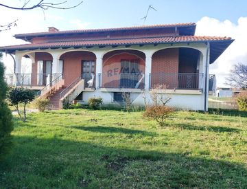 Foto 1 di 31 - Villa in Vendita in Via Giosuè Carducci 20 a Ghislarengo