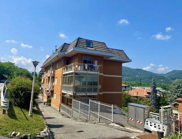 Foto 1 di 10 - Trilocale in Vendita in Via Ducale 19 a Serravalle Sesia