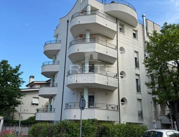 Foto 1 di 16 - Monolocale in Vendita in Via Sinistra del Porto 57 a Rimini