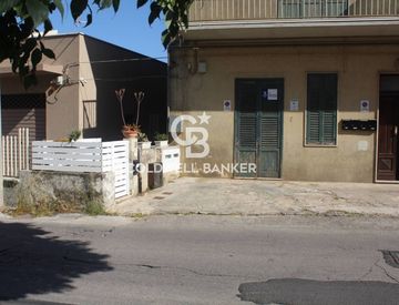 Foto 1 di 25 - Bilocale in Vendita in Via Roma 206 a Modica