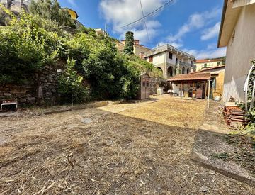 Giardino - Casa bifamiliare, trifamiliare in Vendita in Via G. B. Ansaldo 18 -4 a Vasia