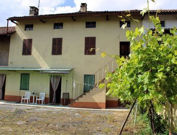 Foto 1 di 23 - Casa bifamiliare, trifamiliare in Vendita in Via Guglielmo Marconi 25 a Pezzana
