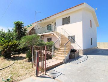 Foto 1 di 17 - Casa bifamiliare, trifamiliare in Vendita in Contrada Passo Marinaro a Ragusa