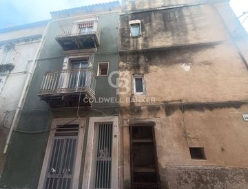 Foto 1 di 14 - Casa indipendente in Vendita in Via Rimmaudo 80 a Ragusa