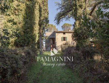 Facciata - Rustico, casale in Vendita in zona Centro a Cetona