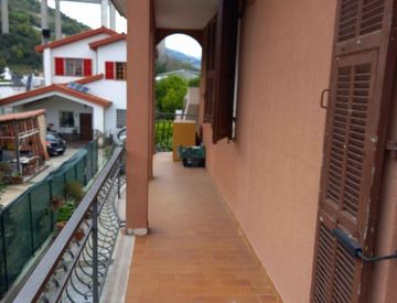 Terrazza - Casa bifamiliare, trifamiliare in Vendita in zona Vallecrosia Alta a Vallecrosia