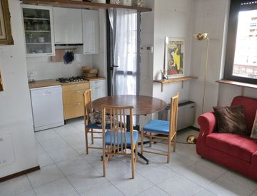 Soggiorno - Bilocale in Affitto in Via Emilio Olivari 11 a Milano