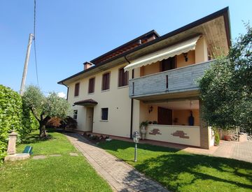 Facciata - Quadrilocale in Vendita in Via Cobalchini 21 a Marostica