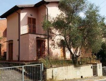 Foto 1 di 10 - Villa in Affitto a San Giuliano Terme