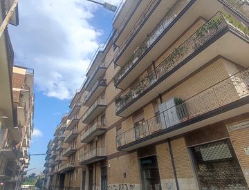 Facciata - Quadrilocale in Vendita in Via Iacopo da Benevento a Benevento