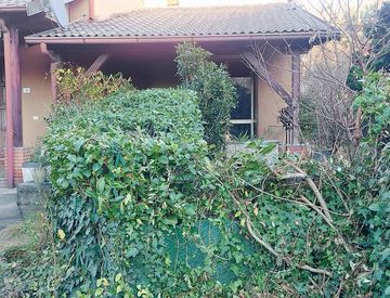 Facciata - Quadrilocale in Vendita in Via Don Anacleto Tocchetti 3 a Albavilla