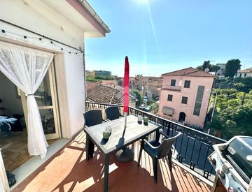 Terrazza - Quadrilocale in Vendita in Via Cipressa 32 a San Lorenzo al Mare
