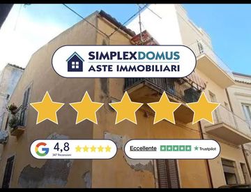 Foto 1 di 32 - Villa in Vendita in Via Luca Spadaro a Ragusa