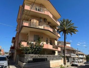Foto 1 di 27 - Appartamento in Vendita in Via Lombardia 18 a Ispica