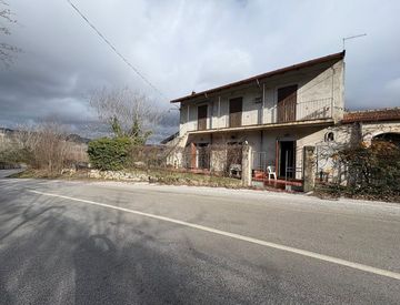 Facciata - Casa indipendente in Vendita in Via Ponzio Pilato 3 a Isernia