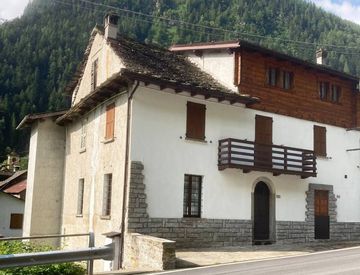 Foto 1 di 11 - Quadrilocale in Vendita in Via pestarena 360 a Macugnaga