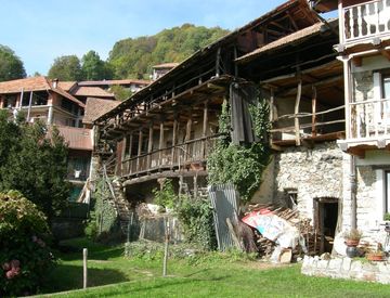 Foto 1 di 8 - Rustico, casale in Vendita in Frazione Morondo a Varallo