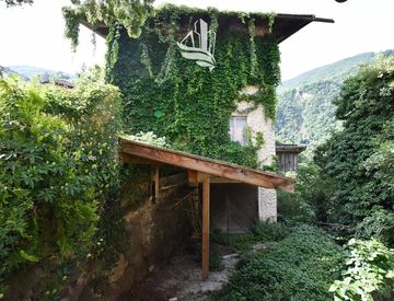 Giardino - Casa indipendente in Vendita in Frazione Cornedo a Cornedo all'Isarco