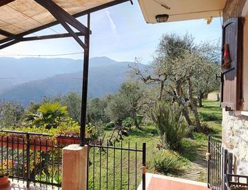 Terrazza - Casa indipendente in Vendita in Strada Buscardu 3 a Ceriana