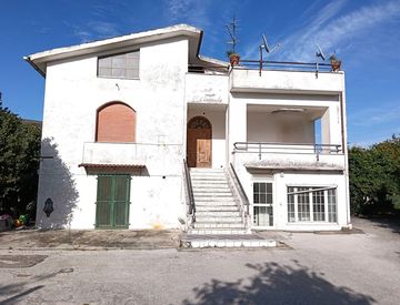 Facciata - Casa indipendente in Vendita in pizzole a Arienzo