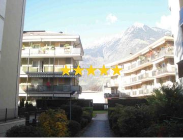 Piscina - Quadrilocale in Vendita in Via Goethe a Merano