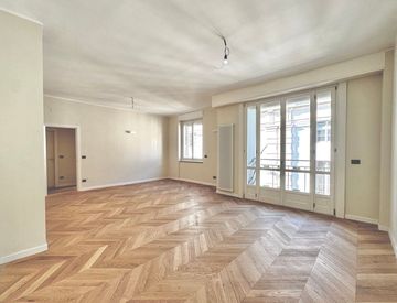 Soggiorno - Quadrilocale in Vendita in Via dell'Arsenale 31 a Torino