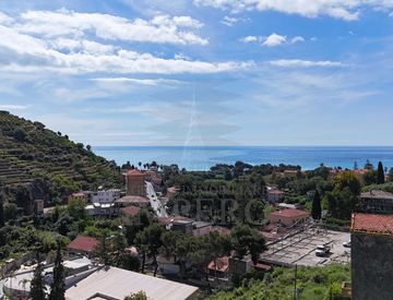 Foto 1 di 23 - Terreno edificabile in Vendita in Via L. Alborno 1 a Ventimiglia