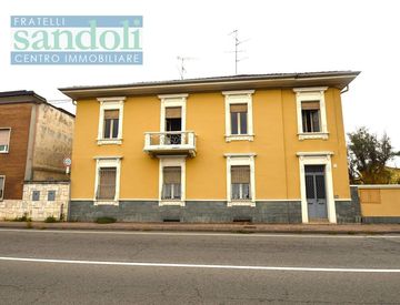 Foto 1 di 53 - Casa indipendente in Vendita in Via Manzone Walter a Vercelli