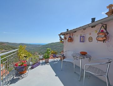 Terrazza - Rustico, casale in Vendita in Via Giuseppe Garibaldi 16 a Pietrabruna
