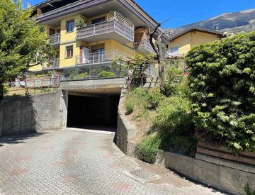 Facciata - Box/posto auto in Vendita in Via Trento a Saint-Vincent