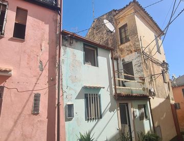 Foto 1 di 13 - Casa indipendente in Vendita in Vicolo Agricoltori 24 a Catanzaro