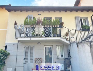 Facciata - Bilocale in Vendita in Via Magenta 6 a Albavilla