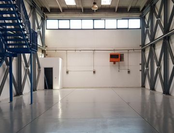 Foto 1 di 25 - Laboratorio in Affitto in Via Richard Wagner a Ferrara