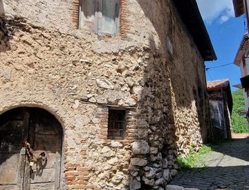 Facciata - Casa indipendente in Vendita in Via Gorizia 2 a Pereto