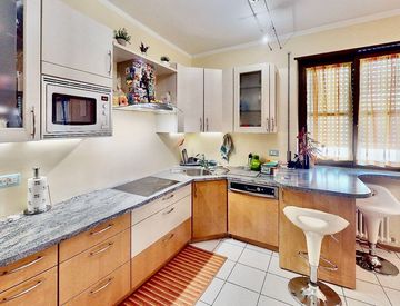 Cucina - Trilocale in Vendita in Piazza Cesare Battisti a Salorno sulla strada del vino