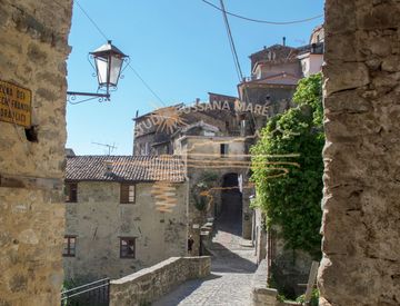 Foto 1 di 9 - Rustico, casale in Vendita in Corso Italia 245 a Ceriana
